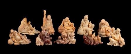 DIECI SCULTURE DI DIVINITÀ IN PIETRA SAPONARIA
Cina, dinastia Qing, XIX secolo...