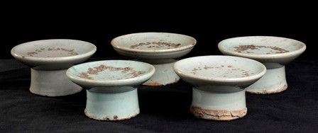 CINQUE ALZATE PER OFFERTE IN CERAMICA INVETRIATA
Corea, dinastia Joseon, XIX se...