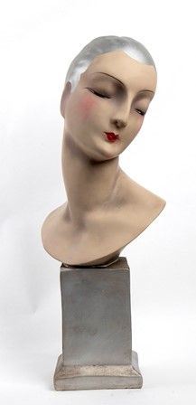 BUSTO FEMMINILE DA NEGOZIO
Anni 20...  - Asta Fashion & Luxury - Militaria e Ordini Cavallereschi - Memorabilia e Fotografia Antica - Bertolami Fine Art - Casa d'Aste