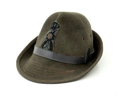 Italia, Regno, Secondo quarto XX sec, Cappello all'alpina da truppa di division...  - Asta Fashion & Luxury - Militaria e Ordini Cavallereschi - Memorabilia e Fotografia Antica - Bertolami Fine Art - Casa d'Aste