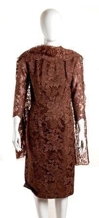 ABITO E SCIARPA IN PIZZO
Anni ‘60...  - Auction Fashion & Luxury - Militaria e Ordini Cavallereschi - Memorabilia e Fotografia Antica - Bertolami Fine Art - Casa d'Aste