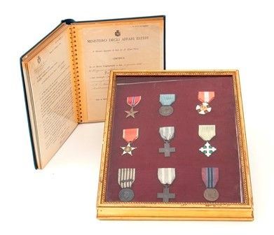 Italia, Regno, secondo quarto XX sec, Medagliere e documenti di ufficiale itali...  - Auction Fashion & Luxury - Militaria e Ordini Cavallereschi - Memorabilia e Fotografia Antica - Bertolami Fine Art - Casa d'Aste