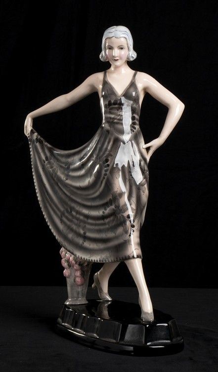 Ballerina...  - Auction Arti Decorative del '900 - Bertolami Fine Art - Casa d'Aste