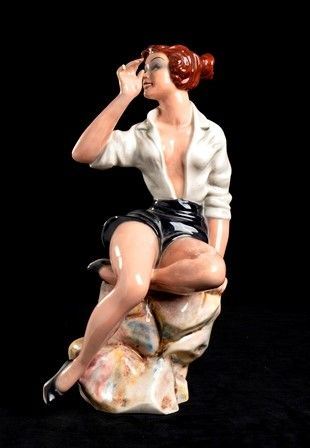 RAGAZZA SEDUTA scultura
                                 
...  - Auction Arti Decorative del '900 - Bertolami Fine Art - Casa d'Aste