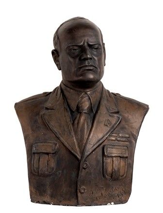 Busto di Mussolini in gesso - Auction Fashion & Luxury - Militaria e  Ordini Cavallereschi - Memorabilia e Fotografia