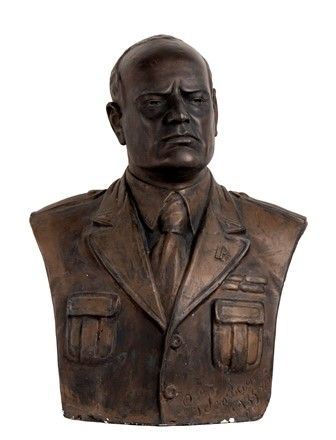 Busto di Mussolini in gesso...  - Auction Fashion & Luxury - Militaria e Ordini Cavallereschi - Memorabilia e Fotografia Antica - Bertolami Fine Art - Casa d'Aste