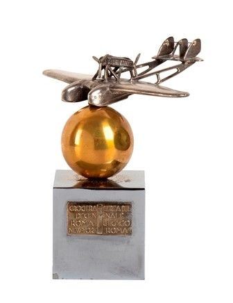 TROPHY  Crociera aerea decennale, Italo Balbo...  - Asta Fashion & Luxury - Militaria e Ordini Cavallereschi - Memorabilia e Fotografia Antica - Bertolami Fine Art - Casa d'Aste