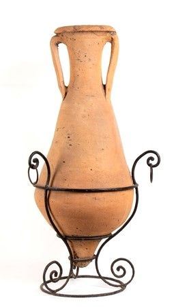ANFORA SPAGNOLA
I - II secolo d.C.
alt. cm 93,8, con supporto in ferro battuto ...