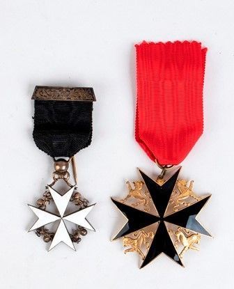 Great Bretain, Order of St.Jhonn, 2 crosses 
silver, bronze enamel ...  - Asta Fashion & Luxury, Gioielli, Memorabilia, Militaria, Medaglie e Ordini Cavallereschi - Bertolami Fine Art - Casa d'Aste