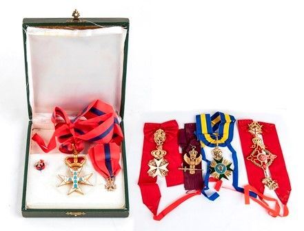 Italy, A lot of five orders 
metal, enamel ...  - Auction Fashion & Luxury, Gioielli, Memorabilia, Militaria, Medaglie e Ordini Cavallereschi - Bertolami Fine Art - Casa d'Aste