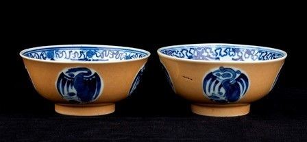 COPPIA DI CIOTOLE IN PORCELLANA 'BIANCO E BLU' E 'CAFÉ AU LAIT'
Cina, dinastia ...  - Auction Arte Asiatica e Bonsai - Bertolami Fine Art - Casa d'Aste