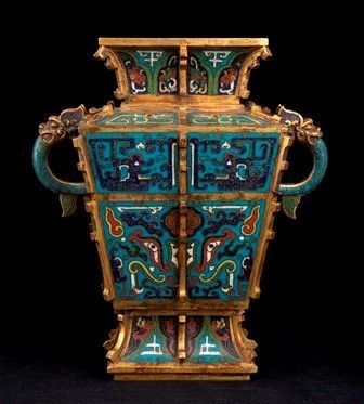 VASO IN METALLO E SMALTI CLOISONNÉ, FANG ZU
Cina, dinastia Qing, XIX secolo...  - Asta Arte Asiatica e Bonsai - Bertolami Fine Art - Casa d'Aste