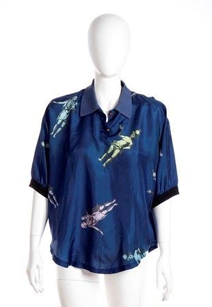 POUR TOI TRICOT 
100% viscose woman shirt. Mass production...  - Asta Fashion & Luxury, Gioielli, Memorabilia, Militaria, Medaglie e Ordini Cavallereschi - Bertolami Fine Art - Casa d'Aste