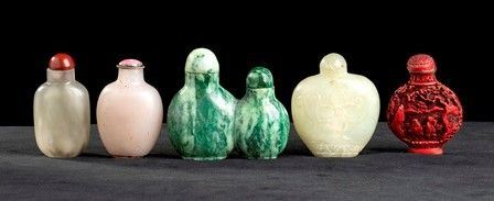 CINQUE SNUFF BOTTLES
Cina, XX secolo...  - Auction Arte Asiatica e Bonsai - Bertolami Fine Art - Casa d'Aste