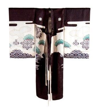 KIMONO DA BAMBINA IN SETA
Giappone, prima metà del XX secolo...  - Asta Arte Asiatica e Bonsai - Bertolami Fine Art - Casa d'Aste