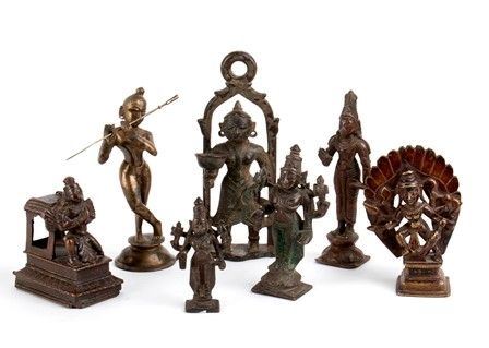 SETTE SCULTURE IN LEGA DI RAME DI DIVINITA'
India, XIX-XX secolo...