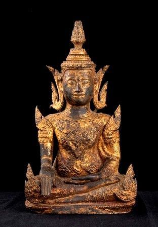 SCULTURA IN BRONZO DORATO DI DIVINITA'
Thailandia, XIX secolo...