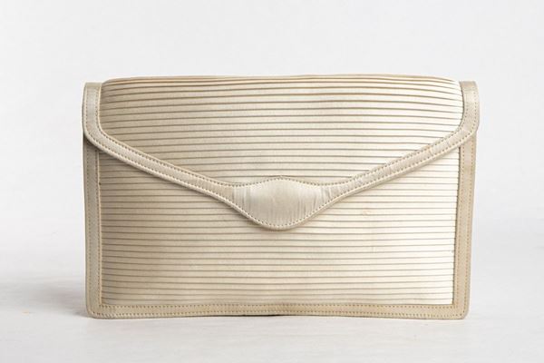 GUCCI
POCHETTE IN SETA
Anni ‘50...
