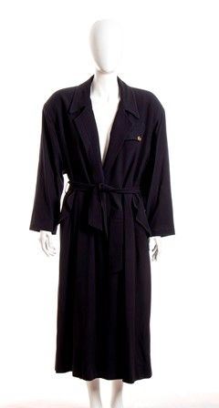 JEAN PAUL GAULTIER POUR GIBO
100% cottonn woman coat. Mass production...  - Auction Fashion & Luxury, Gioielli, Memorabilia, Militaria, Medaglie e Ordini Cavallereschi - Bertolami Fine Art - Casa d'Aste