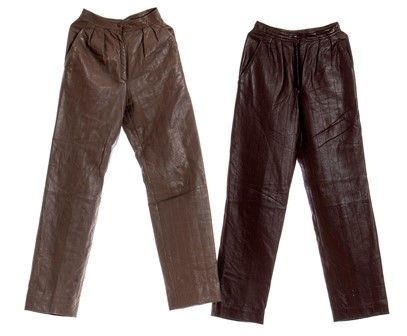 EMANUEL UNGARO PARALLELE PARIS 
2 100% treated leather calf woman trousers. Mas...  - Asta Fashion & Luxury, Gioielli, Memorabilia, Militaria, Medaglie e Ordini Cavallereschi - Bertolami Fine Art - Casa d'Aste