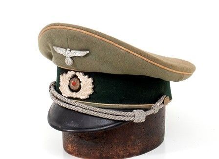 Germania III Reich, schirmutze da ufficiale di fanteria ...  - Auction Fashion & Luxury, Gioielli, Memorabilia, Militaria, Medaglie e Ordini Cavallereschi - Bertolami Fine Art - Casa d'Aste