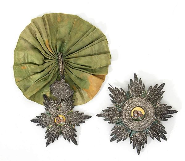 Persia, first class insignia, GIFT...  - Auction Fashion & Luxury, Gioielli, Memorabilia, Militaria, Medaglie e Ordini Cavallereschi - Bertolami Fine Art - Casa d'Aste