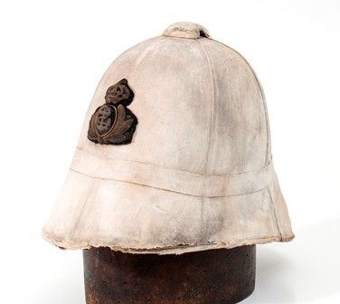 Italia, Regno, primo quarto XX sec. Casco coloniale di ufficiale della Regia Ma...  - Auction Fashion & Luxury, Gioielli, Memorabilia, Militaria, Medaglie e Ordini Cavallereschi - Bertolami Fine Art - Casa d'Aste