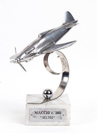 Modello di aereo MACCHI C205...  - Auction Fashion & Luxury, Gioielli, Memorabilia, Militaria, Medaglie e Ordini Cavallereschi - Bertolami Fine Art - Casa d'Aste