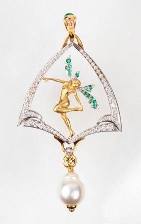 Boucheron, pendente in oro giallo con diamante fancy...  - Auction Fashion & Luxury, Gioielli, Memorabilia, Militaria, Medaglie e Ordini Cavallereschi - Bertolami Fine Art - Casa d'Aste