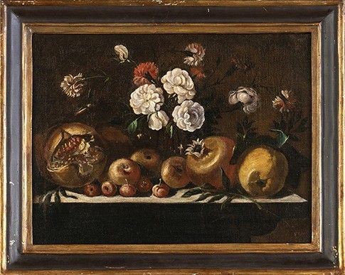 SCUOLA ROMANA, PRIMA META' DEL XVII SECOLO - Natura morta con vaso di fiori e frutta su un ripiano...