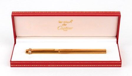 Le Must de Cartier Vendome, penna a sfera...  - Auction GIOIELLI, OROLOGI, ARGENTI, ANTICHI AVORI, ICONE E ALTRI OGGETTI D’ARTE E DA COLLEZIONE Tra i gioielli, un lascito ereditario posto all’incanto in favore dell’Istituto Sant’Antonio di Padova Basilica del Santo. - Bertolami Fine Art - Casa d'Aste