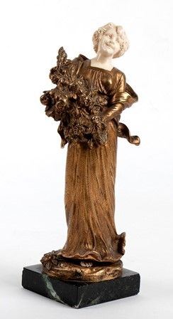 Scultura francese 
in bronzo dorato e avorio - 1910 circa...  - Asta GIOIELLI, OROLOGI, ARGENTI, ANTICHI AVORI, ICONE E ALTRI OGGETTI D’ARTE E DA COLLEZIONE Tra i gioielli, un lascito ereditario posto all’incanto in favore dell’Istituto Sant’Antonio di Padova Basilica del Santo. - Bertolami Fine Art - Casa d'Aste