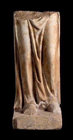 STATUA MULIEBRE PANNEGGIATA
Epoca romana, I - II secolo d.C.
Marmo lunense, alt...