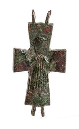 PORZIONE DI ENKOLPION IN BRONZO
X – XII secolo...  - Auction Archeologia: dalla Preistoria al Medioevo con una selezione di letteratura archeologica. - Bertolami Fine Art - Casa d'Aste