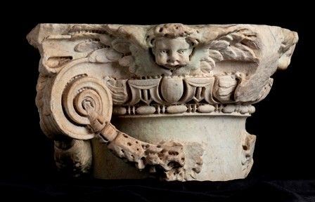 CAPITELLO MARMOREO RINASCIMENTALE
XV - XVI secolo...  - Asta Archeologia: dalla Preistoria al Medioevo con una selezione di letteratura archeologica. - Bertolami Fine Art - Casa d'Aste