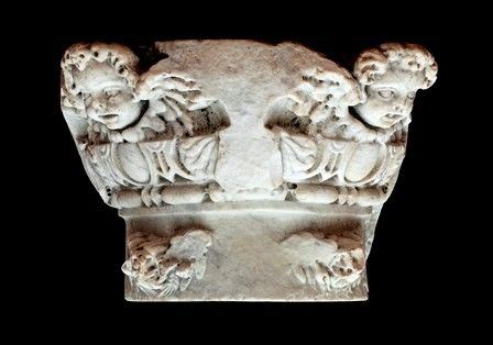 CAPITELLO RINASCIMENTALE
XV - XVI secolo
Marmo, alt. cm 32; diam. fusto cm 32; ...  - Asta Archeologia: dalla Preistoria al Medioevo con una selezione di letteratura archeologica. - Bertolami Fine Art - Casa d'Aste