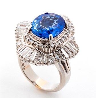 Anello con zaffiro e diamanti ...
