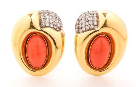 Orecchini con corallo Cerasuolo e diamanti...