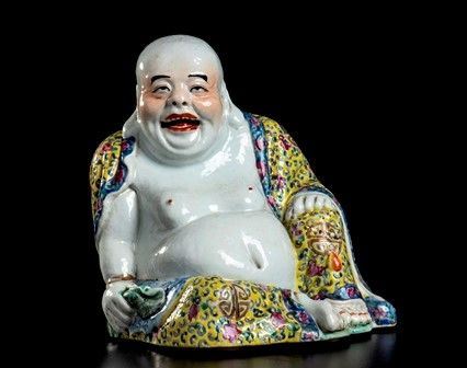 BUDAI IN PORCELLANA CON DECORO POLICROMO
Cina, XX secolo...