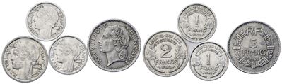 Francia, IV Repubblica. Lotto di quattro monete: 5 franchi 1949, 2 franchi 1945, 1 franco 1943, 1...