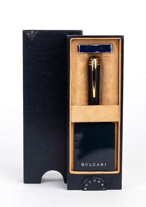 BVLGARI, penna stilografica  con pennino in oro 18k, 1991...  - Auction GIOIELLI, OROLOGI, ARGENTI, ANTICHI AVORI, ICONE E ALTRI OGGETTI D’ARTE E DA COLLEZIONE Tra i gioielli, un lascito ereditario posto all’incanto in favore dell’Istituto Sant’Antonio di Padova Basilica del Santo. - Bertolami Fine Art - Casa d'Aste