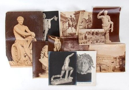 Lotto di più di dieci stampe fotografiche intestate con reperti archeologici e ...  - Asta Archeologia: dalla Preistoria al Medioevo con una selezione di letteratura archeologica. - Bertolami Fine Art - Casa d'Aste