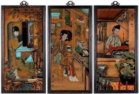 TRE DIPINTI SU VETRO CON DAME IN UN INTERNO
Cina, XX secolo...  - Asta Arte Asiatica e Tribale - Bertolami Fine Art - Casa d'Aste