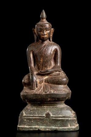 BUDDHA IN BRONZO
Birmania, XIX secolo...  - Auction Arte Asiatica e Tribale - Bertolami Fine Art - Casa d'Aste