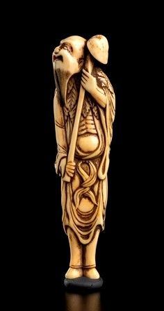 NETSUKE IN AVORIO CON SENNIN
Giappone, periodo Edo, XVIII secolo...  - Asta Arte Asiatica e Tribale - Bertolami Fine Art - Casa d'Aste