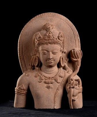 BUSTO IN TERRACOTTA DI PADMAPANI
India, XX secolo...  - Asta Arte Asiatica e Tribale - Bertolami Fine Art - Casa d'Aste