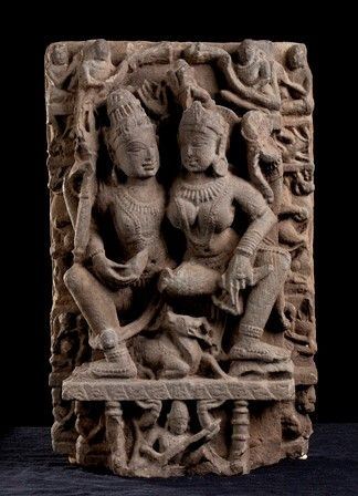 RILIEVO IN PIETRA CON UMA-MAHESHVARA
India settentrionale, Rajasthan (?), X-XI ...  - Asta Arte Asiatica e Tribale - Bertolami Fine Art - Casa d'Aste