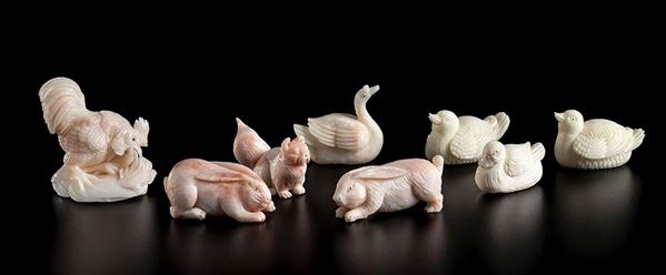 Otto sculture in corallo Giapponese...