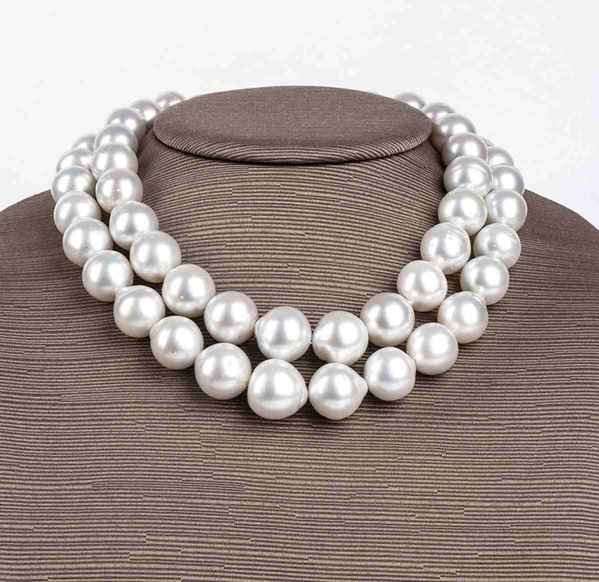 Collana di perle Australiane e diamanti...  - Asta CORALLI, PERLE E CAMMEI: GIOIELLI E OGGETTI D’ARTE DALLA LIQUIDAZIONE DELL’AZIENDA MONDIAL CORAL DI TORRE DEL GRECO - Bertolami Fine Art - Casa d'Aste