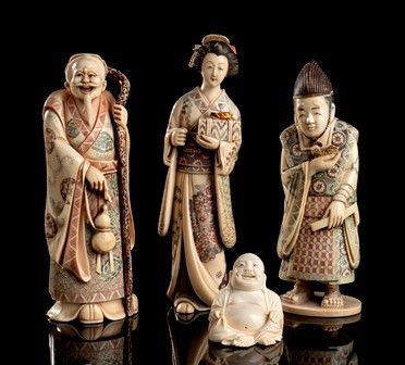 QUATTRO SCULTURE IN AVORIO
Cina, inizio del XX secolo
...  - Auction Arte Asiatica e Tribale - Bertolami Fine Art - Casa d'Aste